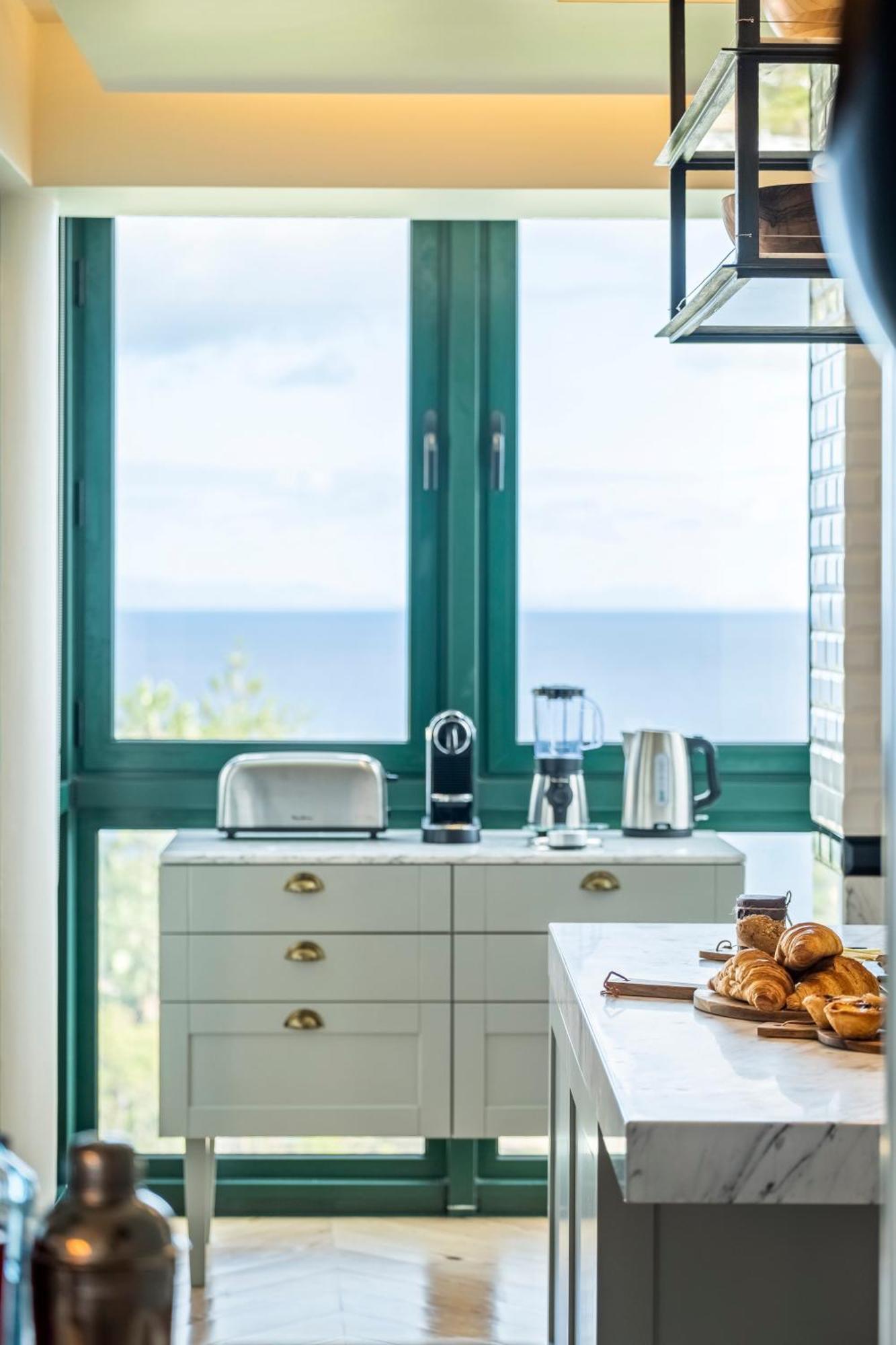 Luxury Oceanfront At Reid'S Gardens Apartment Фуншал Екстериор снимка