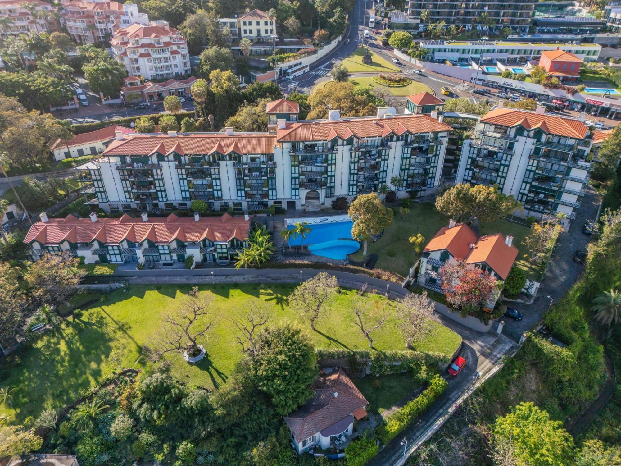 Luxury Oceanfront At Reid'S Gardens Apartment Фуншал Екстериор снимка